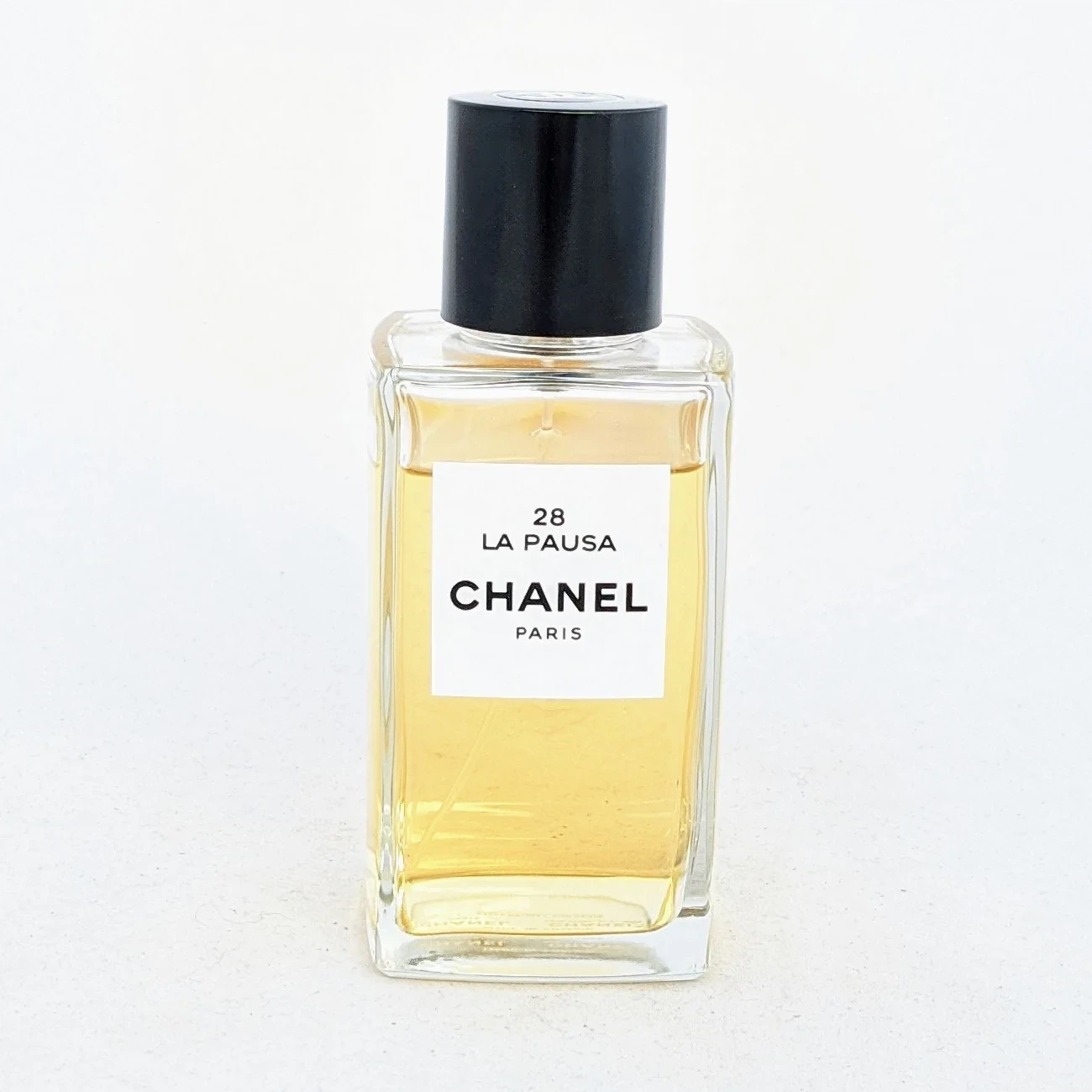 Chanel 28 La Pausa Les Exclusifs De Chanel manufacturer bottle, linked from the supplied product catalogue.
