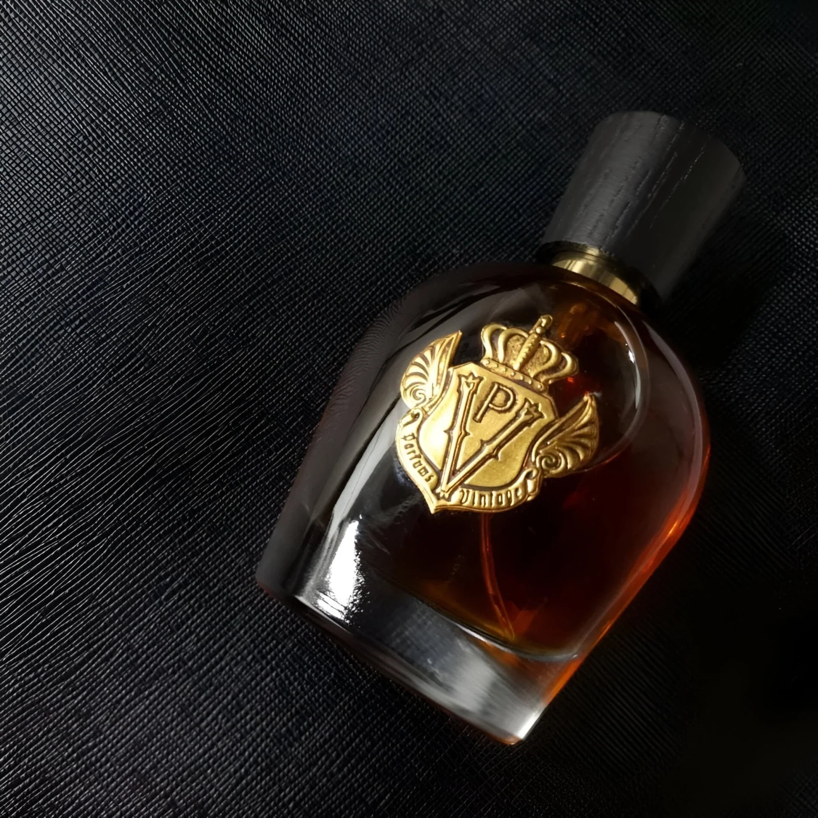 Pineapple Parfums Vintage Argute manufacturer bottle, linked from the supplied product catalogue.
