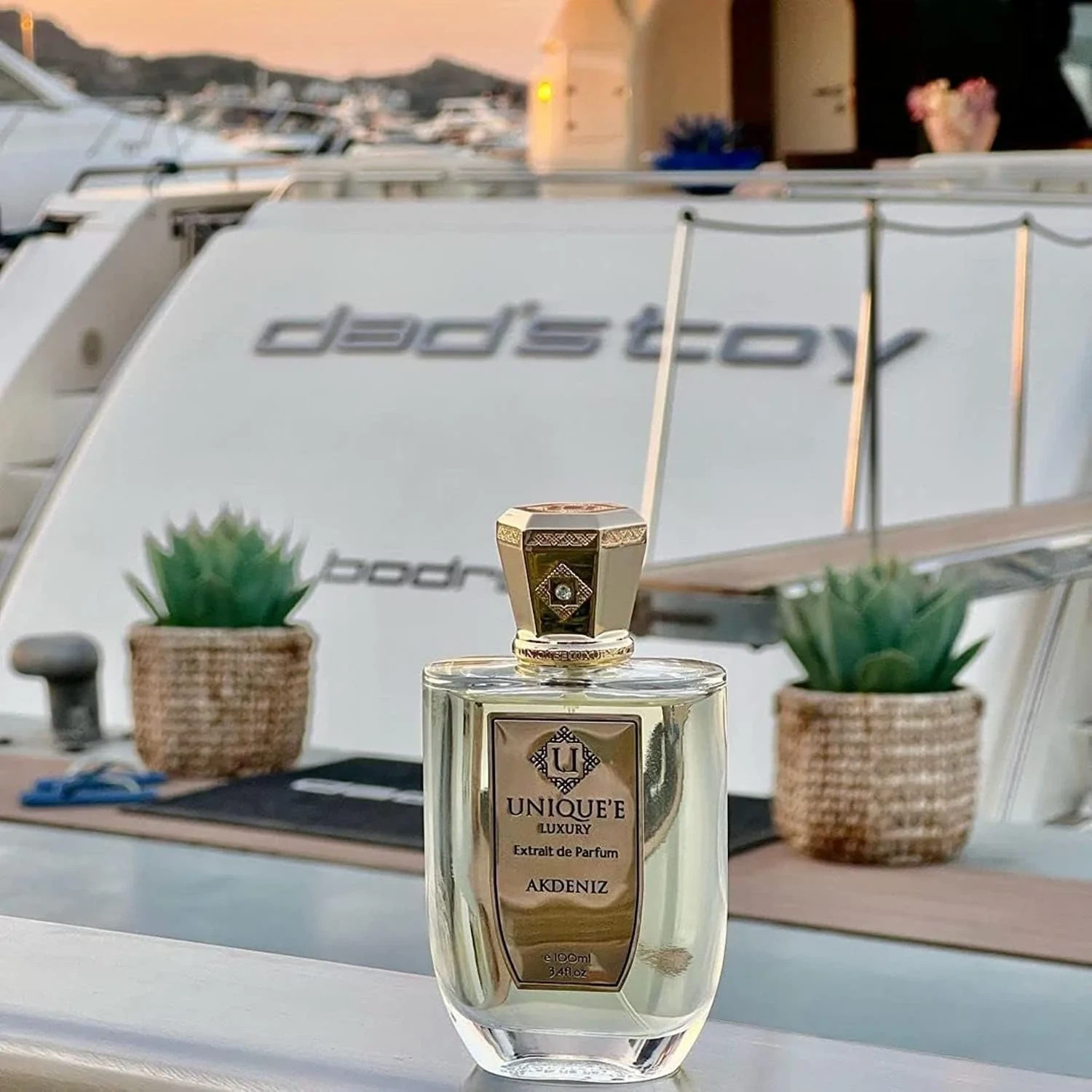 Unique'e Luxury Akdeniz manufacturer bottle, linked from the supplied product catalogue.