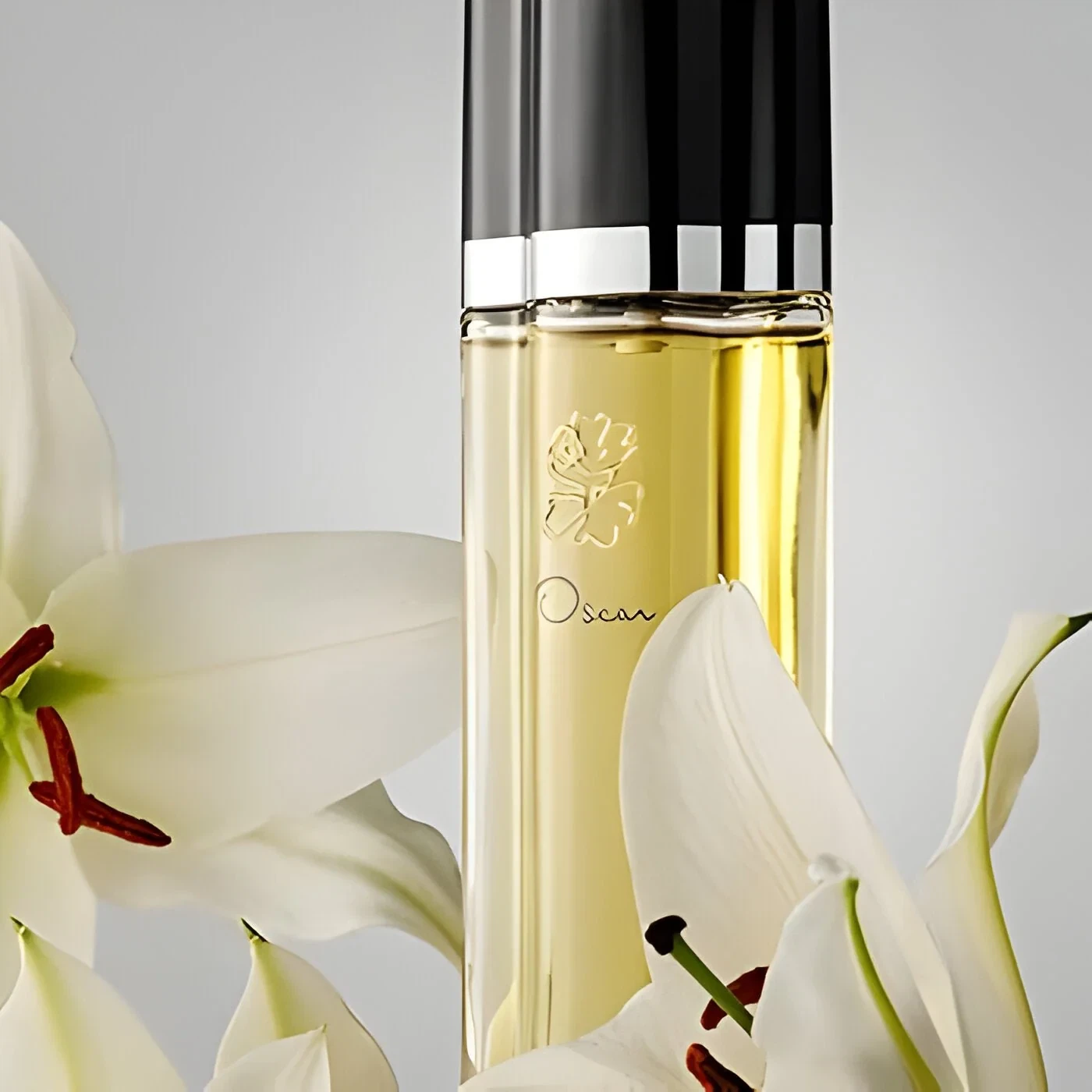 Oscar de la Renta Oscar manufacturer bottle, linked from the supplied product catalogue.
