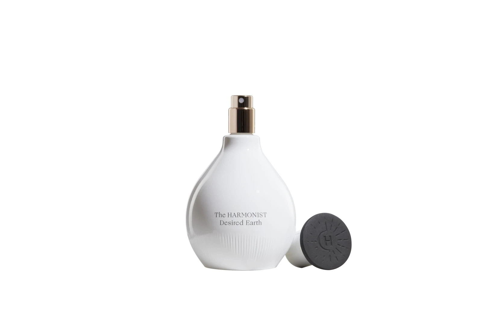 The Harmonist Desired Earth Parfum manufacturer bottle.
