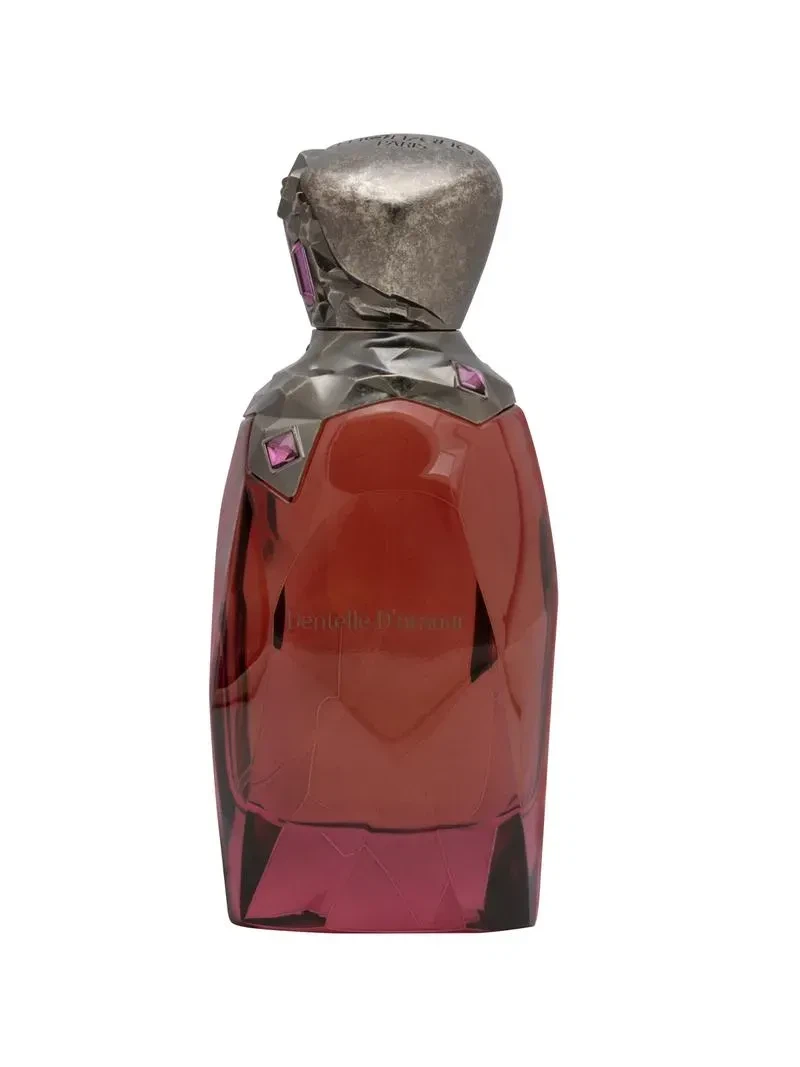 Manzana Dentelle D'amour manufacturer bottle.